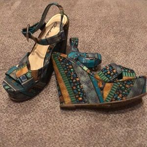 Funky patterned wedges